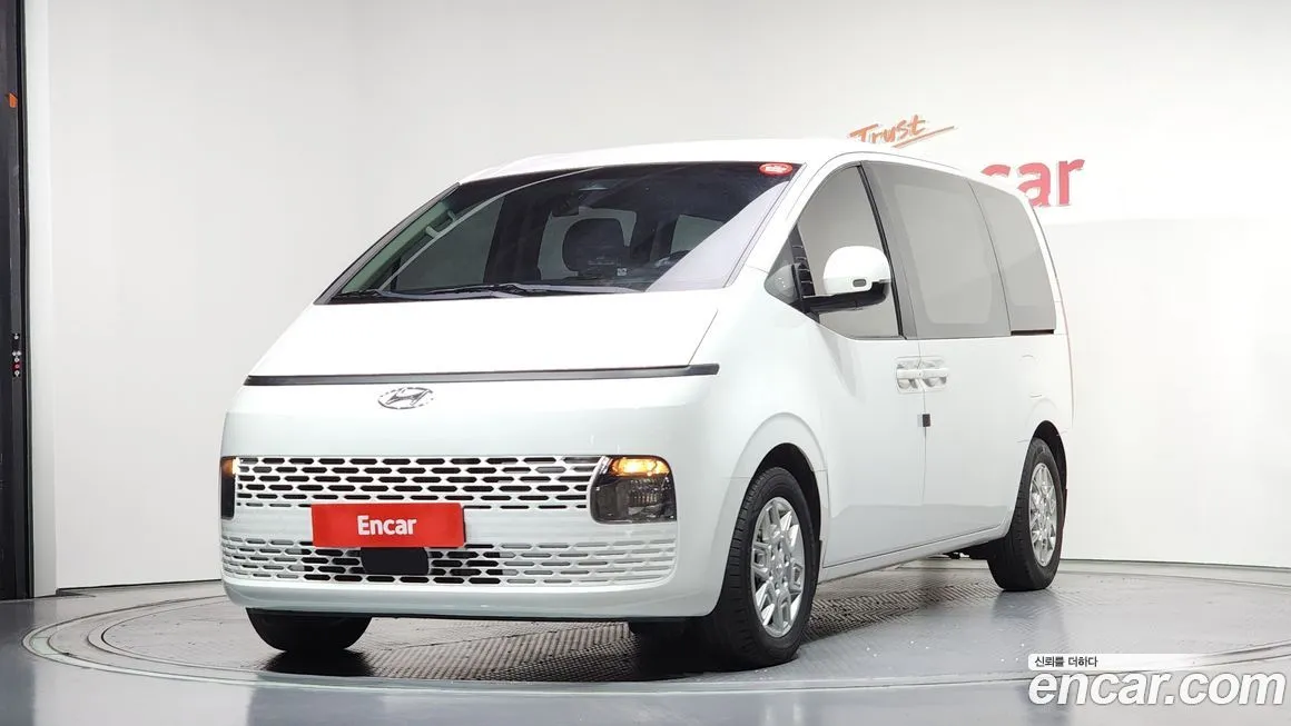 Hyundai Staria — фото 1