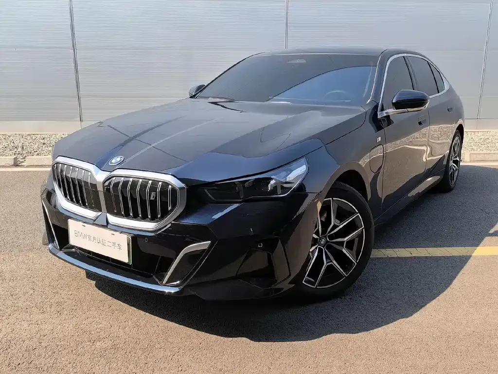 BMW i5 — фото 1