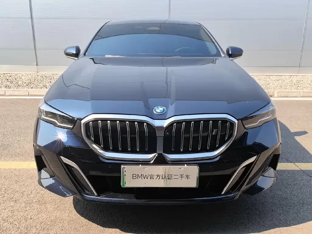 BMW i5 — фото 2