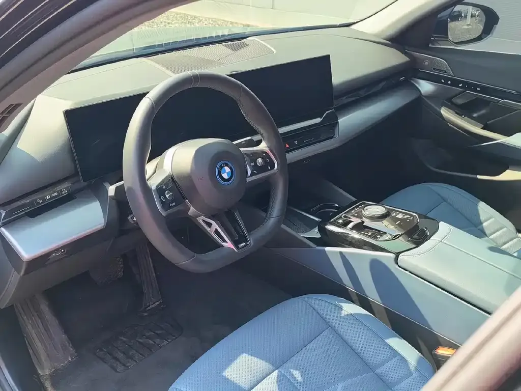 BMW i5 — фото 7