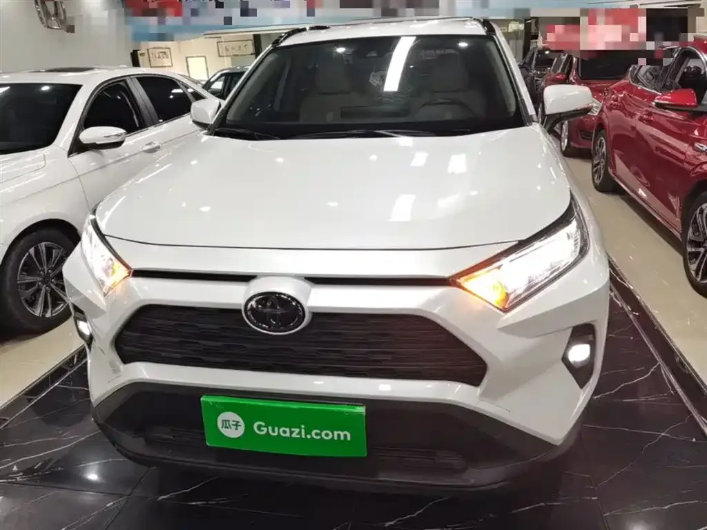Toyota RAV4 — фото 4