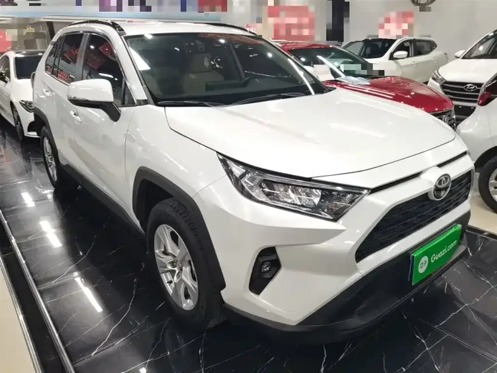 Toyota RAV4 — фото 5