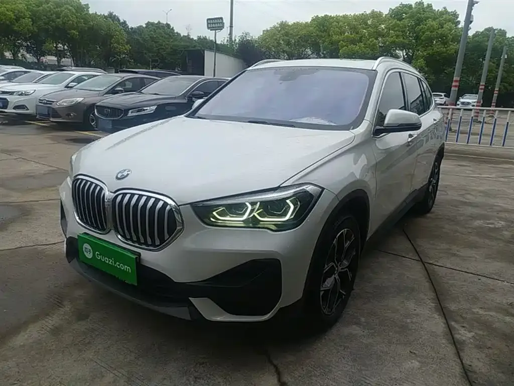 BMW X1 — фото 1