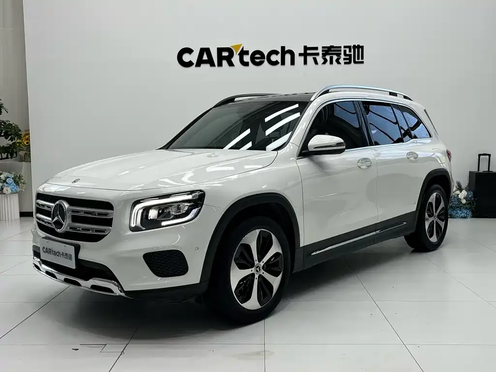 Mercedes-Benz GLB — фото 1