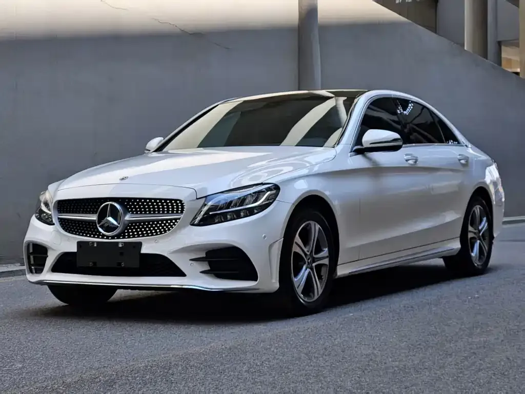 Mercedes-Benz C-Class — фото 1