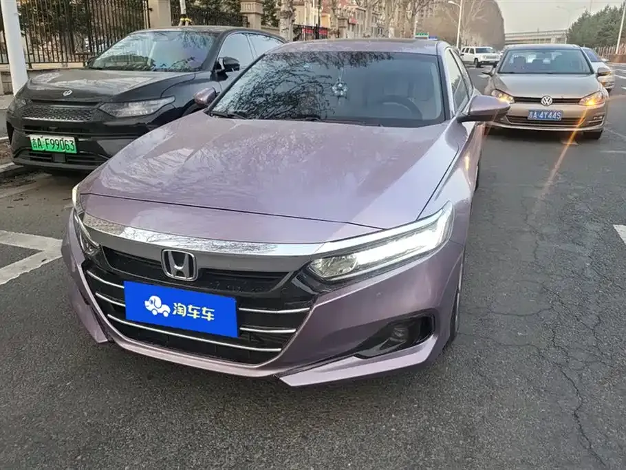Honda Accord — фото 1