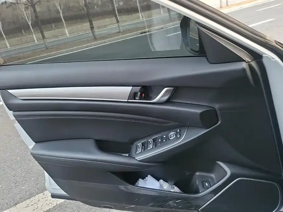Honda Accord — фото 2