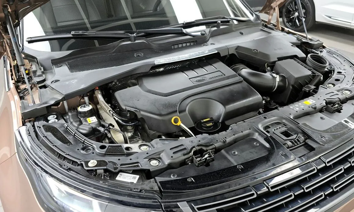 Land Rover Range Rover Evoque — фото 10