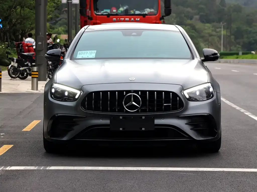 Mercedes-Benz E-Class AMG — фото 1