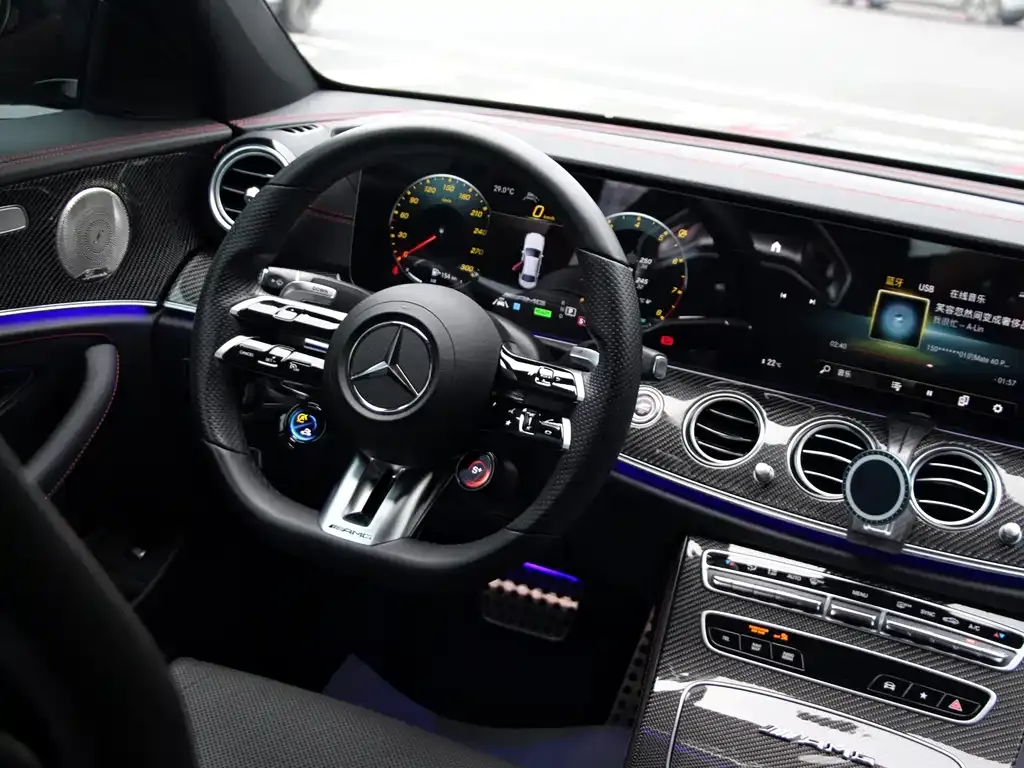 Mercedes-Benz E-Class AMG — фото 7