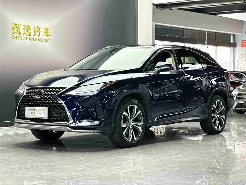 Lexus RX — фото 1