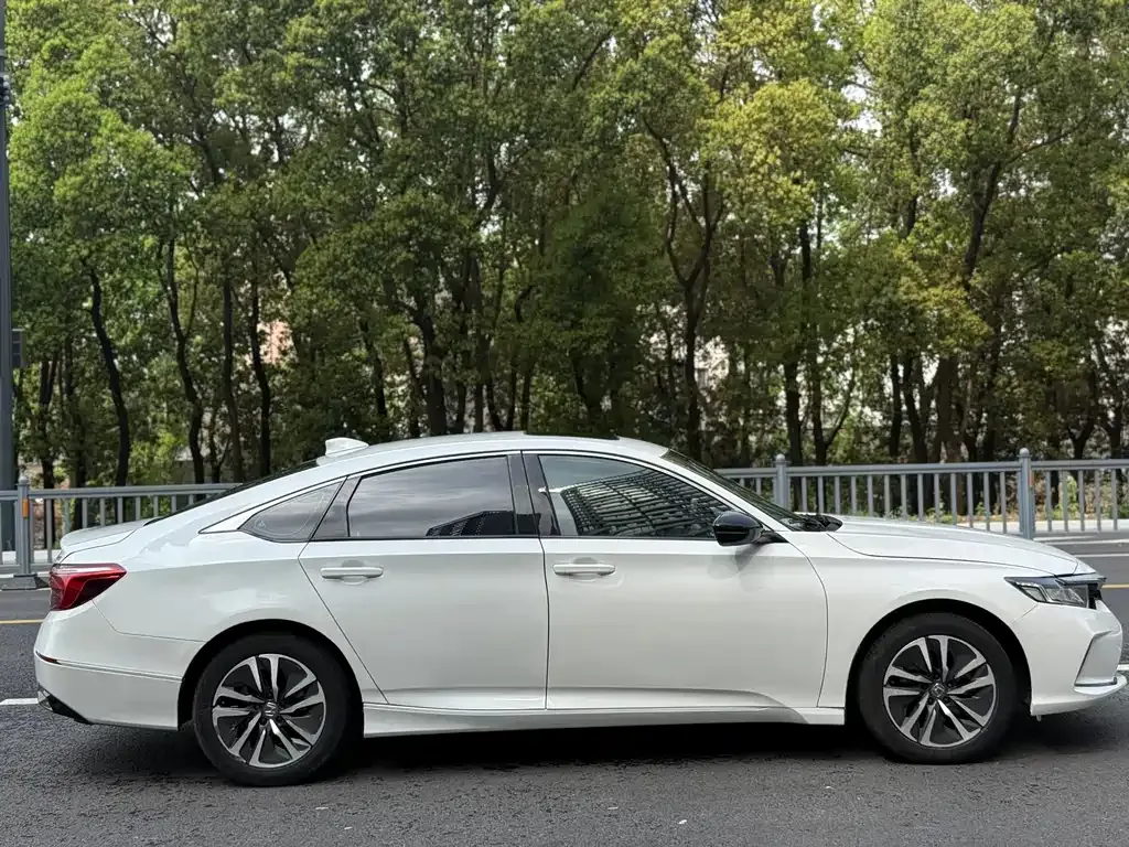 Honda Inspire — фото 8