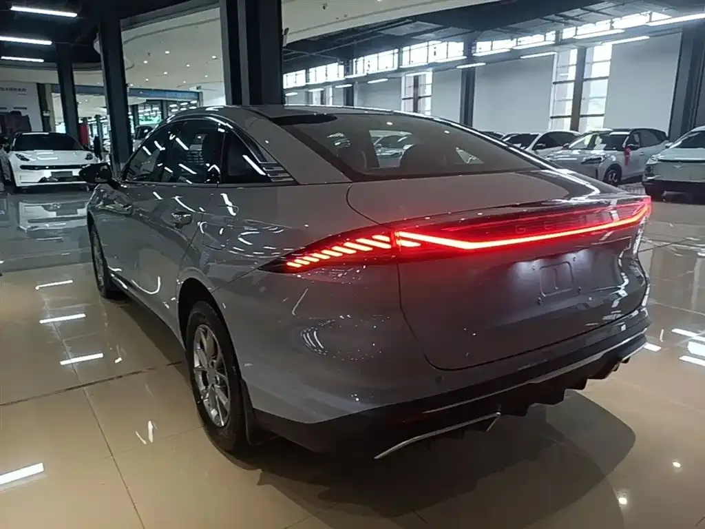 Geely Galaxy L6 — фото 10