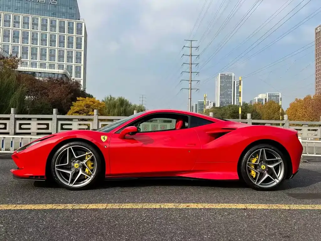 Ferrari F8 — фото 8