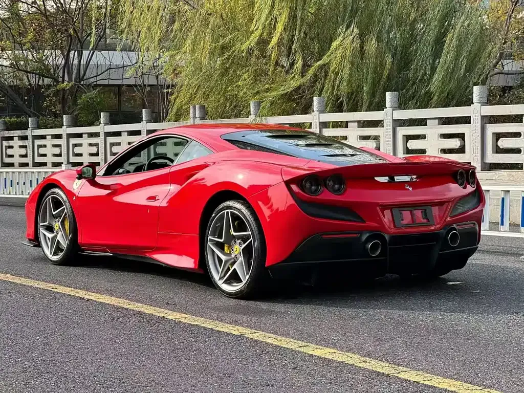 Ferrari F8 — фото 9