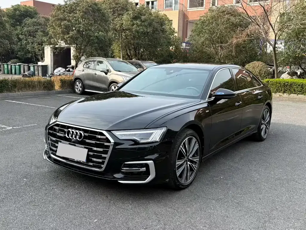 Audi A6L — фото 1