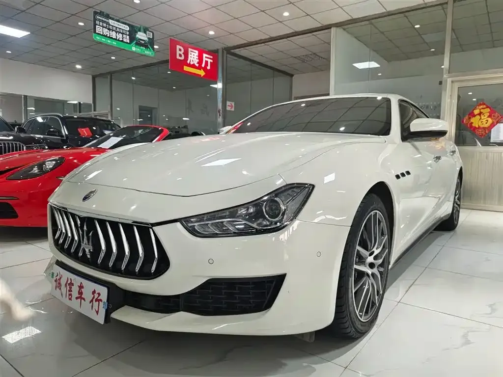 Maserati Ghibli — фото 1