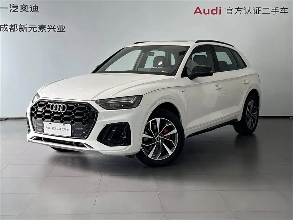 Audi Q5L — фото 1