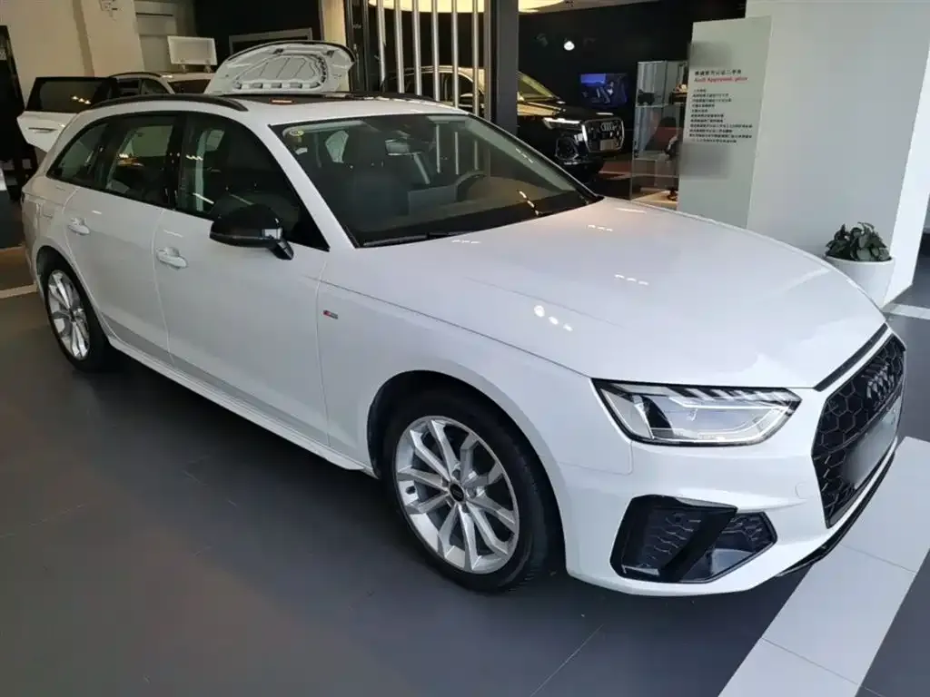 Audi A4 (Import) — фото 9