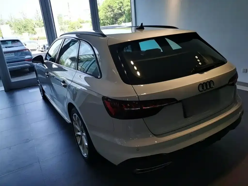 Audi A4 (Import) — фото 3