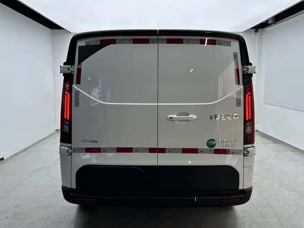IVECO Juxing — фото 4