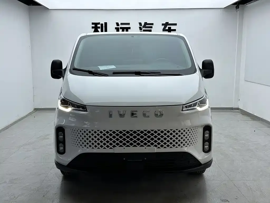 IVECO Juxing — фото 2