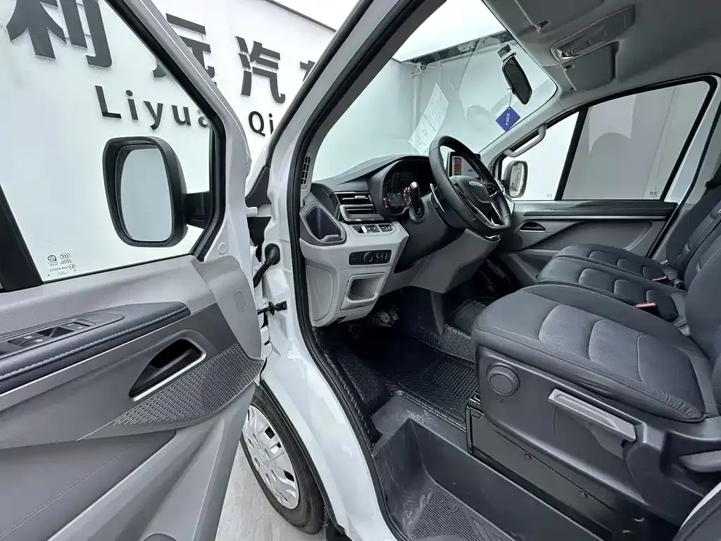 IVECO Juxing — фото 5