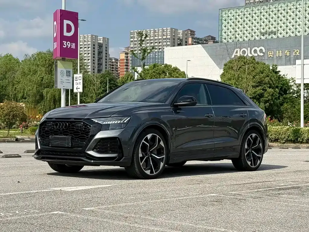 Audi RS Q8 — фото 6