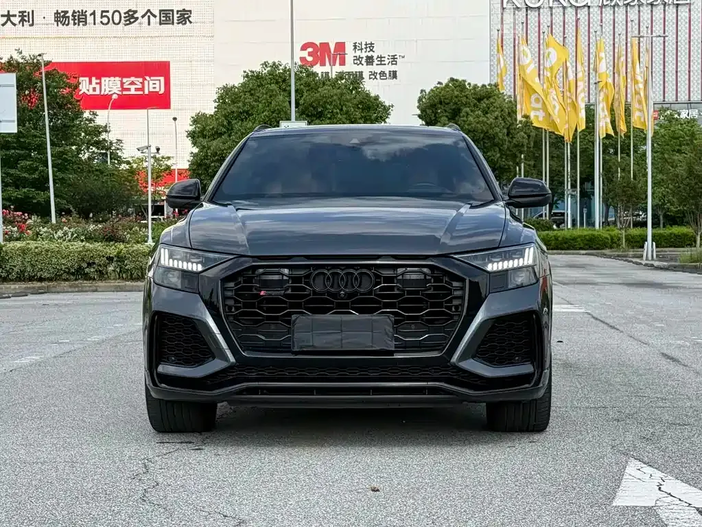 Audi RS Q8 — фото 5