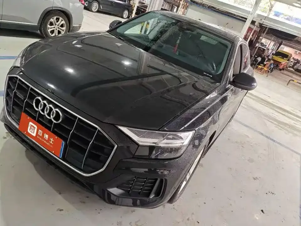 Audi Q8 — фото 1