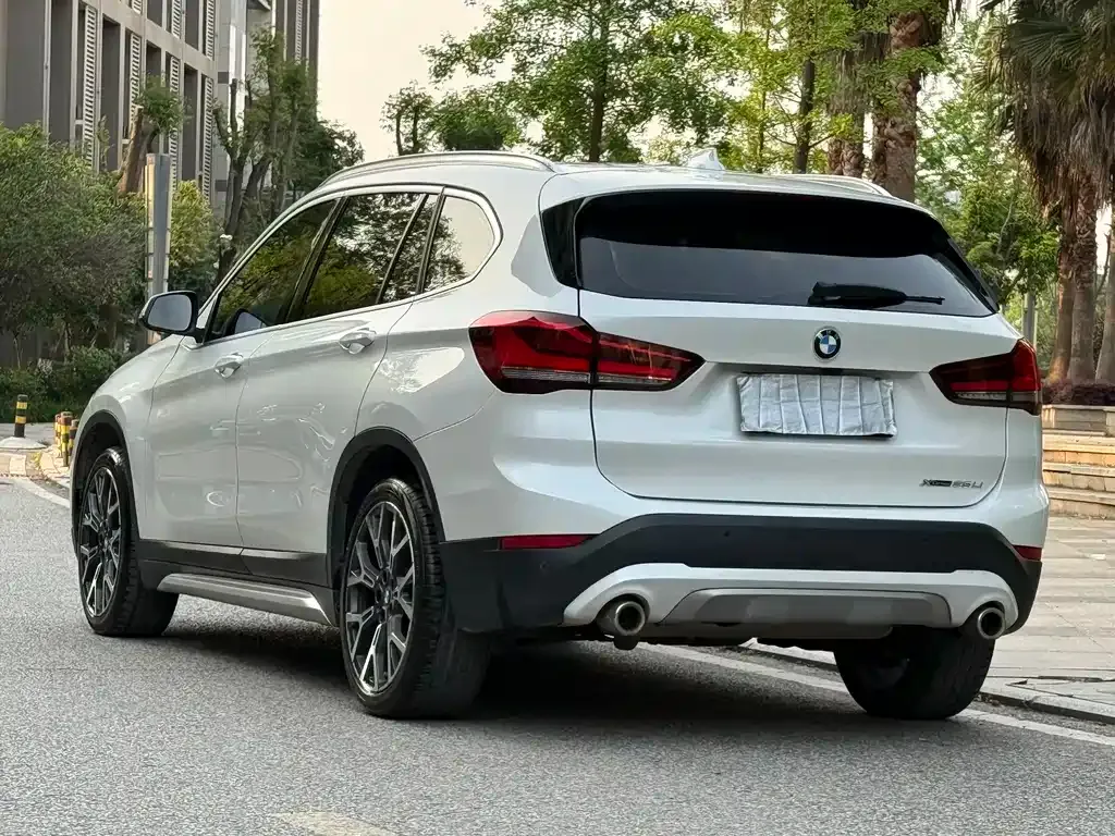 BMW X1 — фото 9