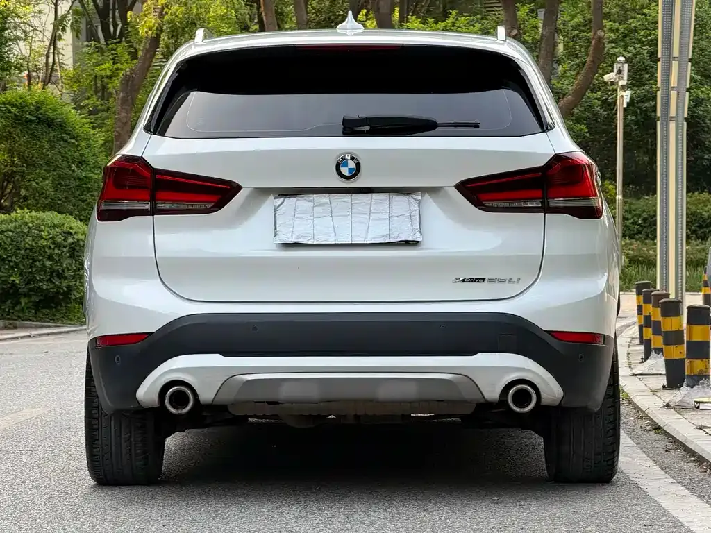 BMW X1 — фото 6