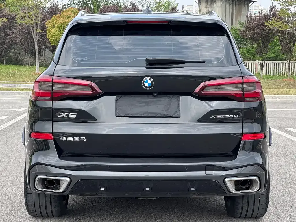 BMW X5 — фото 9