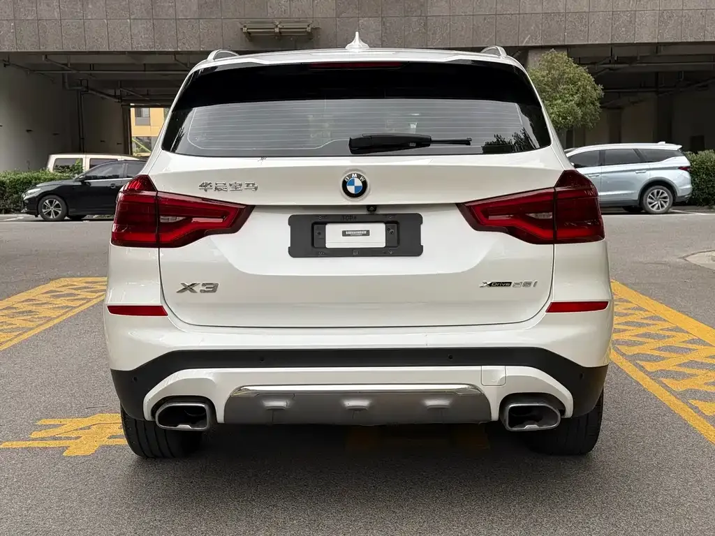 BMW X3 — фото 9