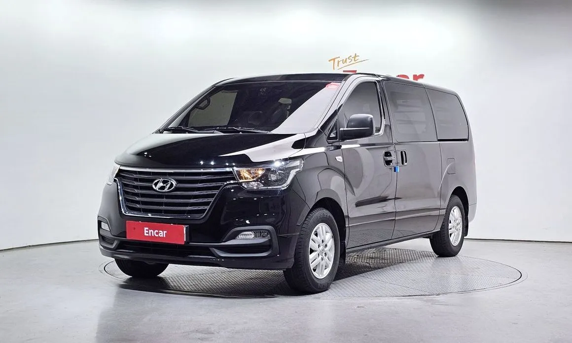 Hyundai Starex — фото 1