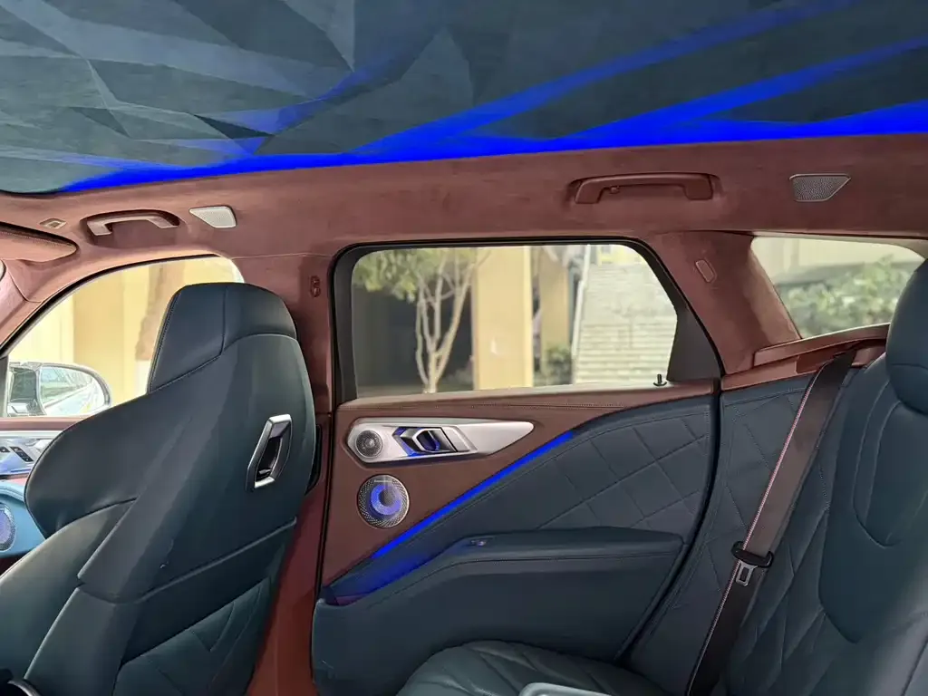 BMW XM — фото 2