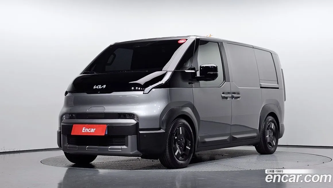 Kia PV5 — фото 1