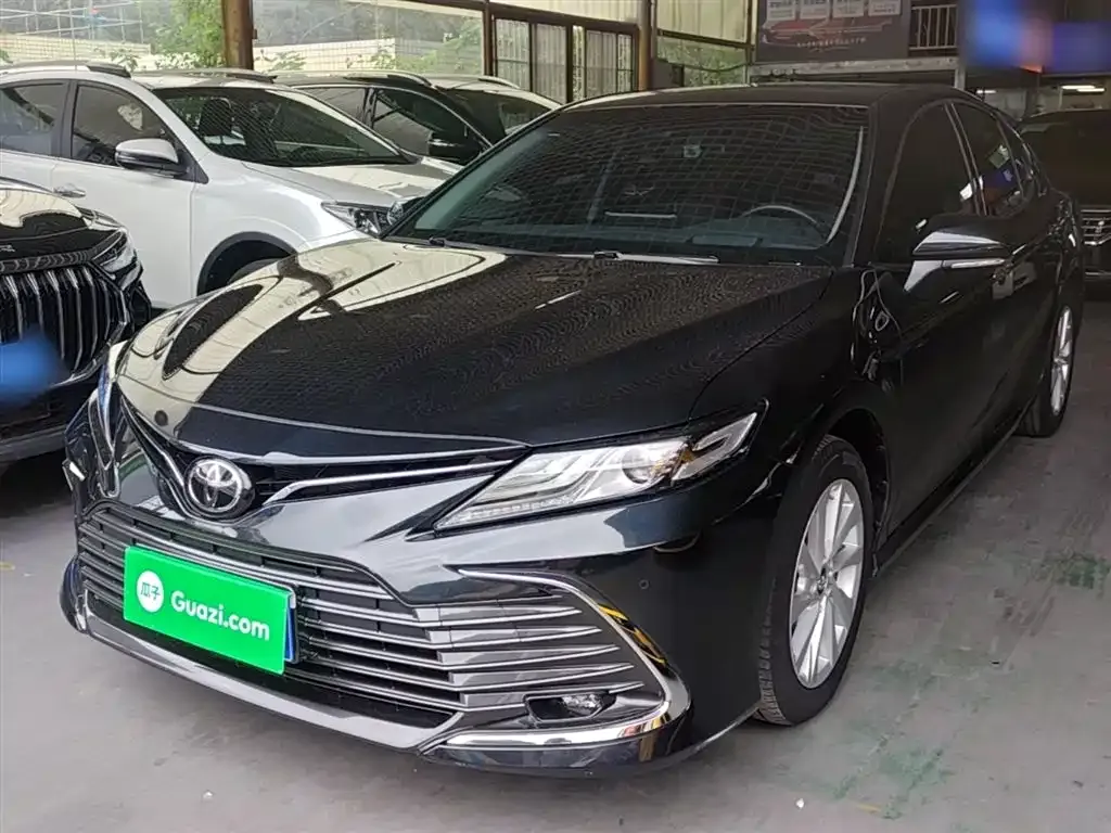 Toyota Camry — фото 10