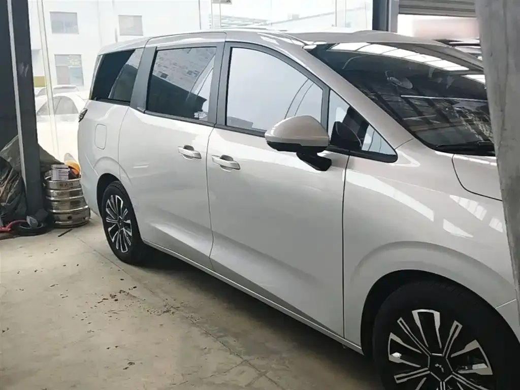 Wuling Starlight 730 New Energy — фото 7