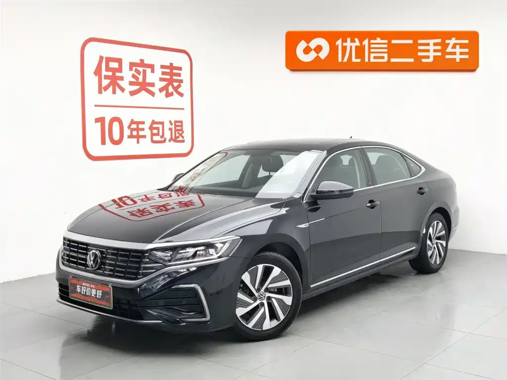 Volkswagen Passat New Energy — фото 1
