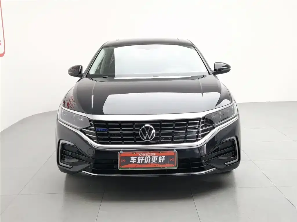 Volkswagen Passat New Energy — фото 2