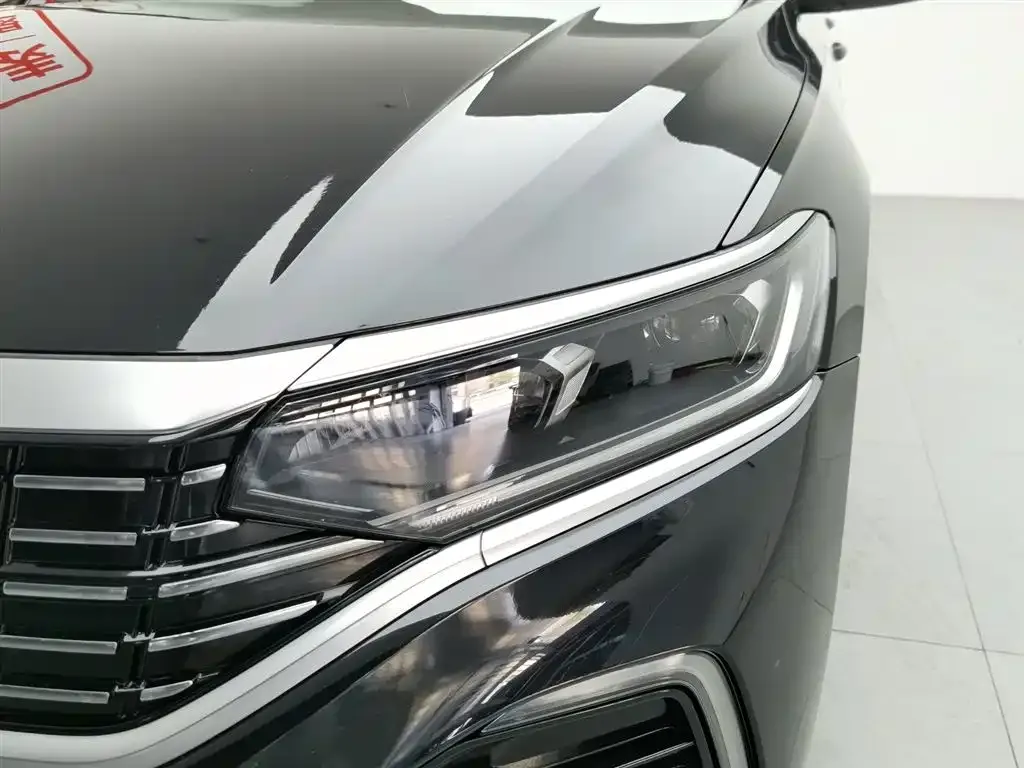 Volkswagen Passat New Energy — фото 6