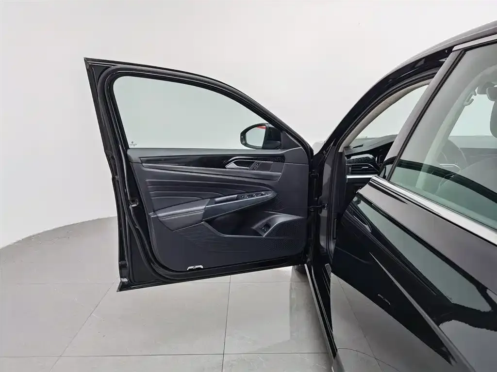 Volkswagen Passat New Energy — фото 3