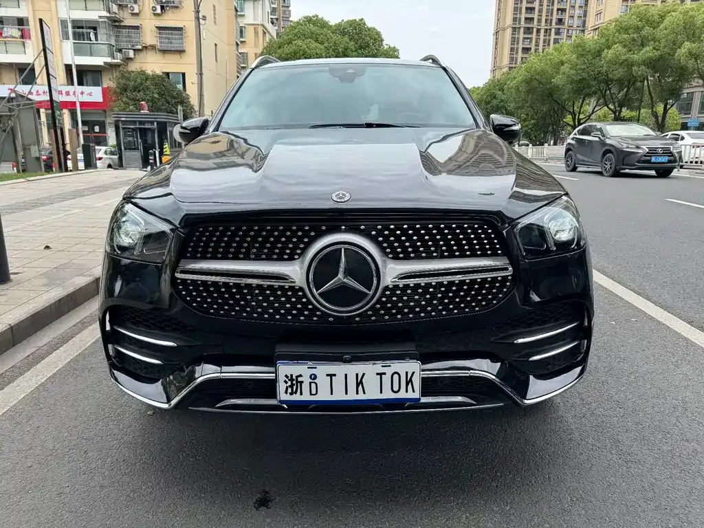 Mercedes-Benz GLE — фото 1