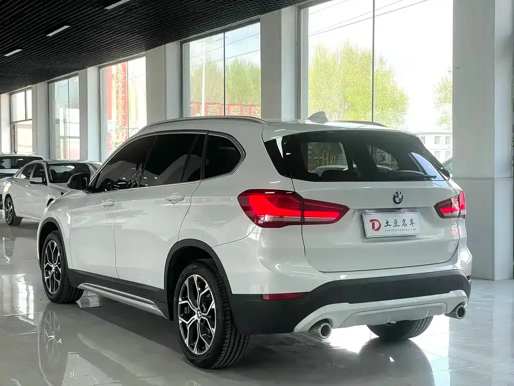 BMW X1 — фото 8