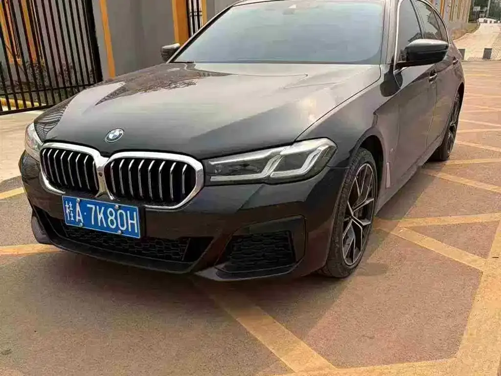 BMW 5 Series — фото 1