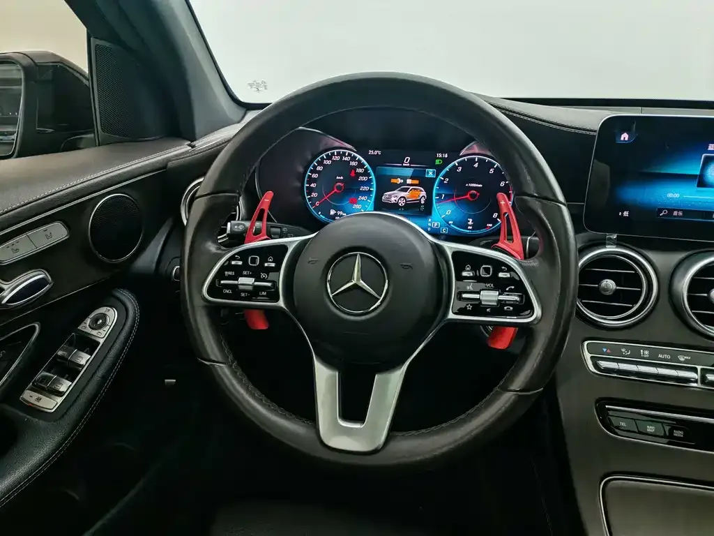 Mercedes-Benz GLC — фото 8