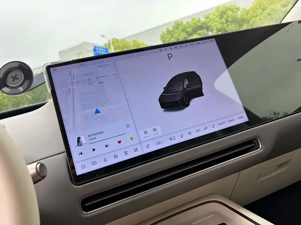 Li Auto i8 — фото 2