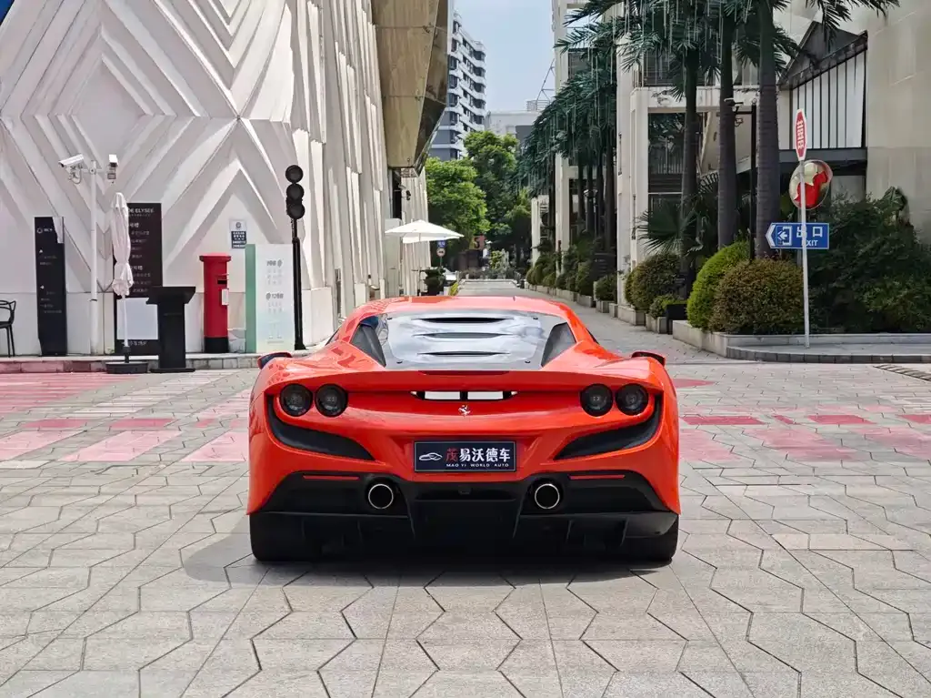 Ferrari F8 — фото 7