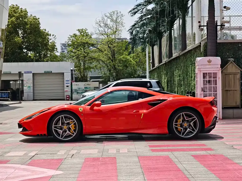 Ferrari F8 — фото 8